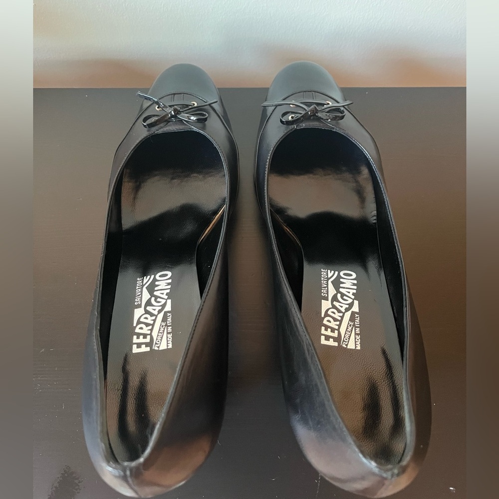 Salvatore Ferragamo Black Leather Bow Tie Pumps Size 11 - Picture 5 of 10
